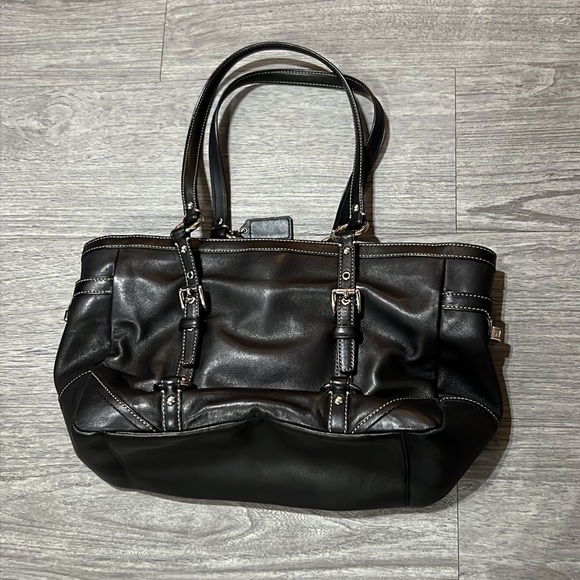 EUC Coach Black Leather Handbag - Picture 3 of 8